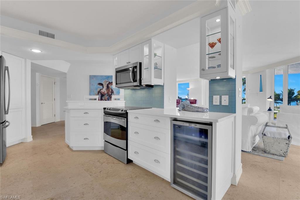 4901 Gulf Shore BLVD N 201 photo 8