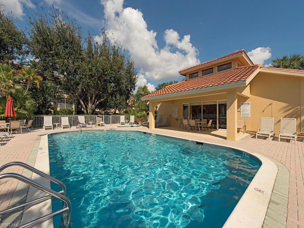 1845 Les Chateaux BLVD 202 photo 34