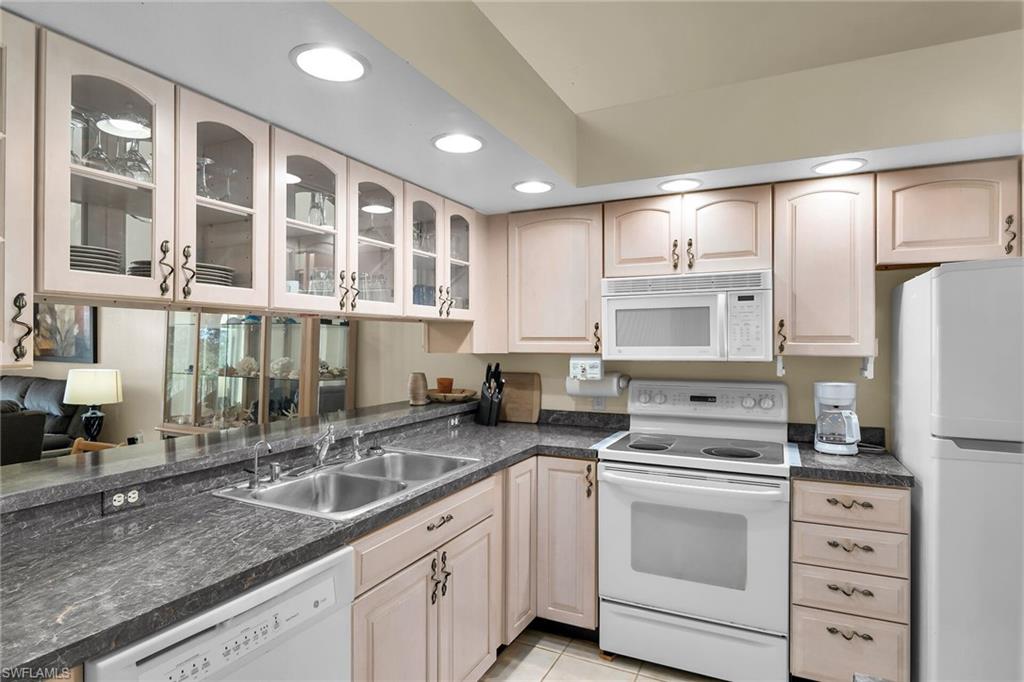 290 Newport DR 107 photo 8