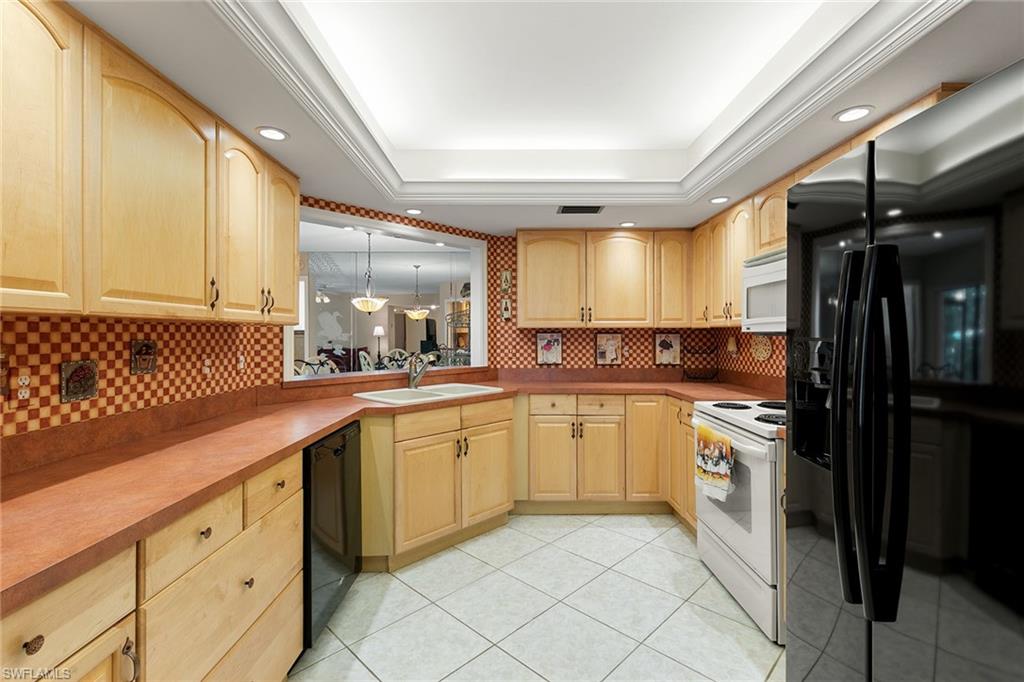 592 Beachwalk CIR N102 photo 6