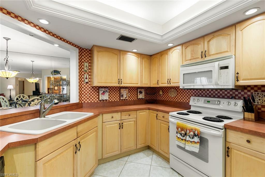 592 Beachwalk CIR N102 photo 7