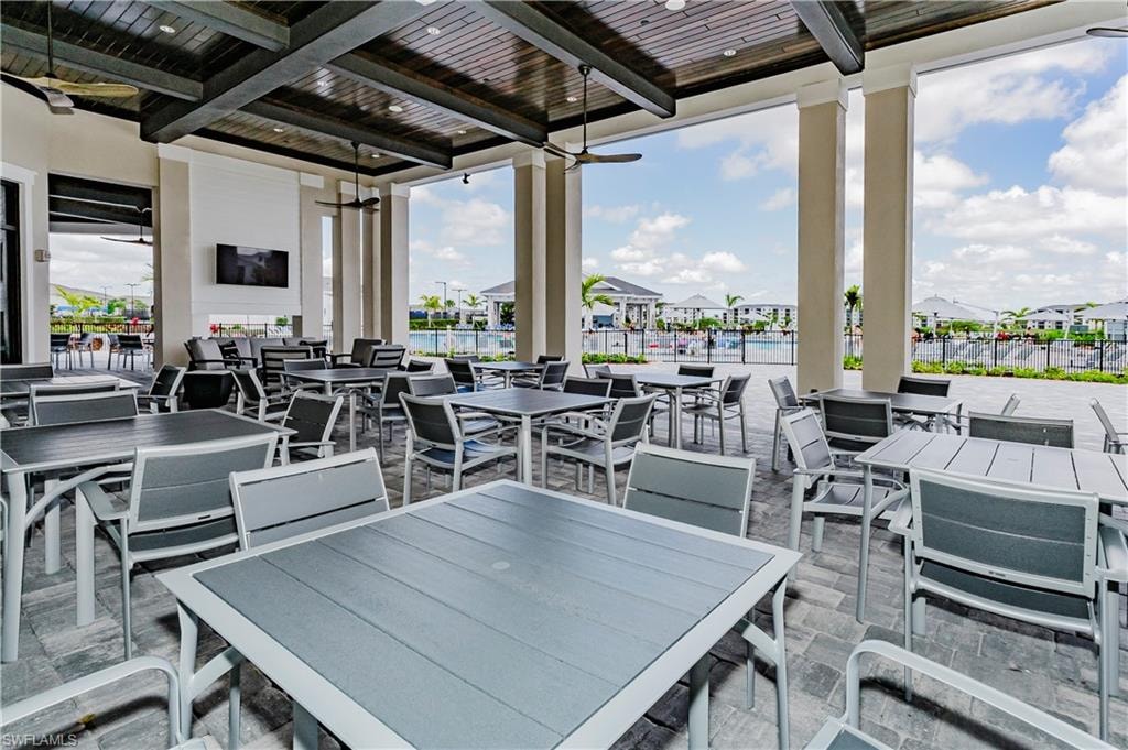 Poolside Bar and Grill