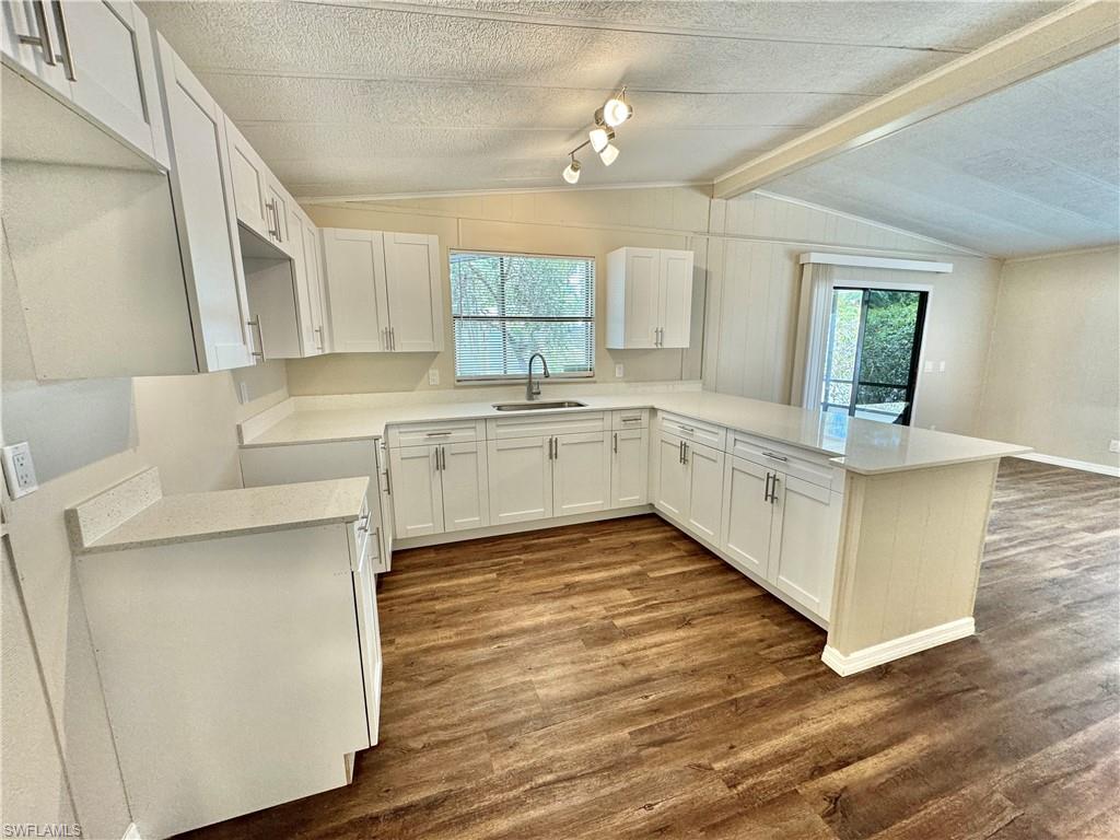 1252 Henderson Creek DR photo 9