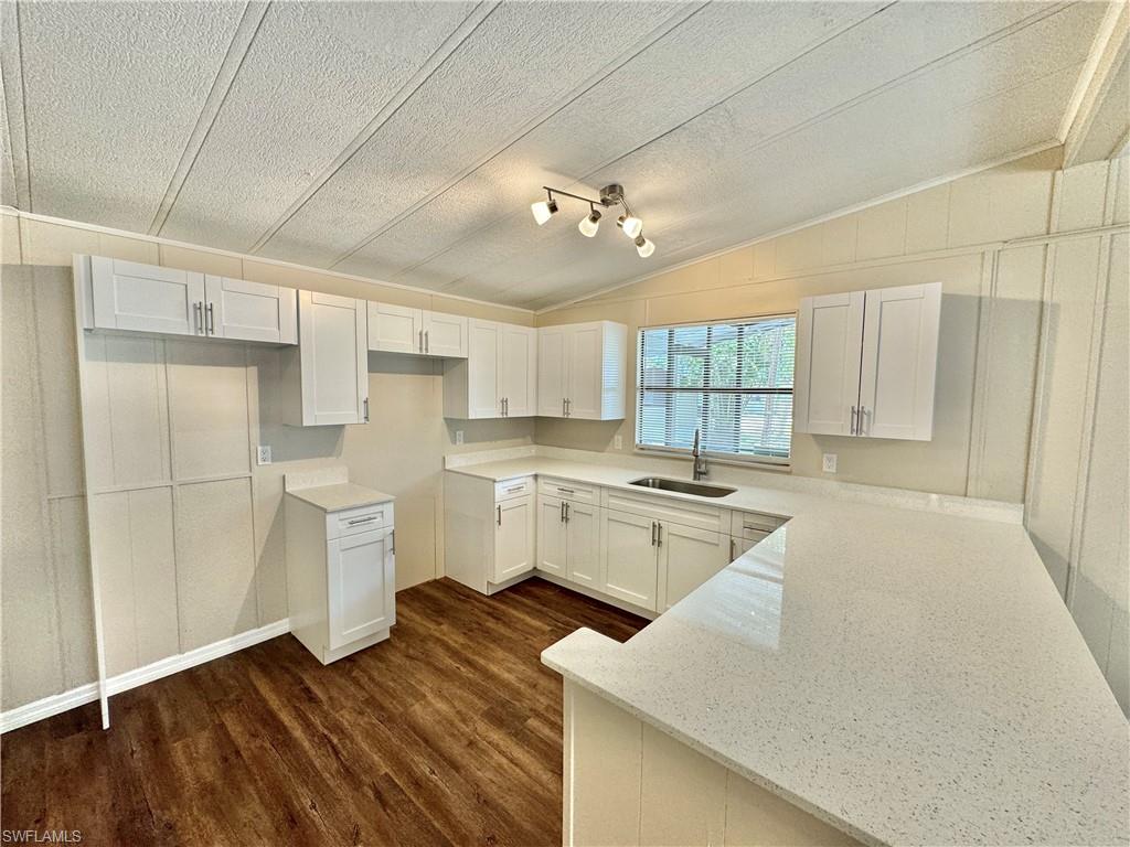 1252 Henderson Creek DR photo 8