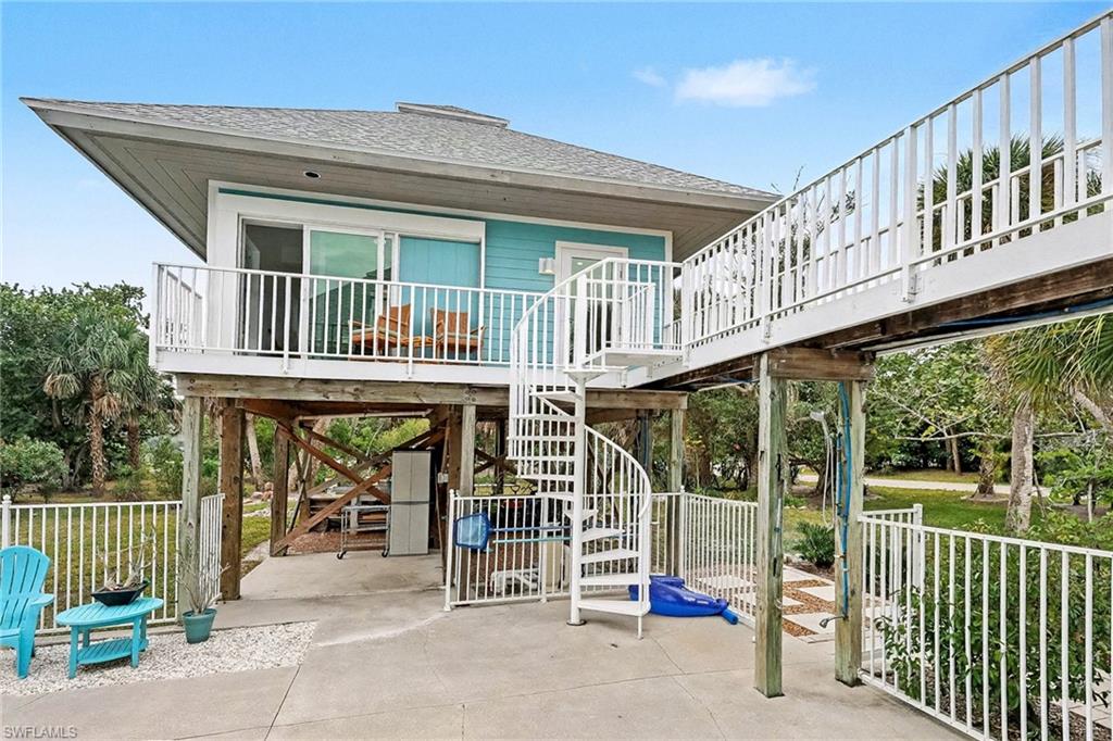 Guest Retreat spiral stairway