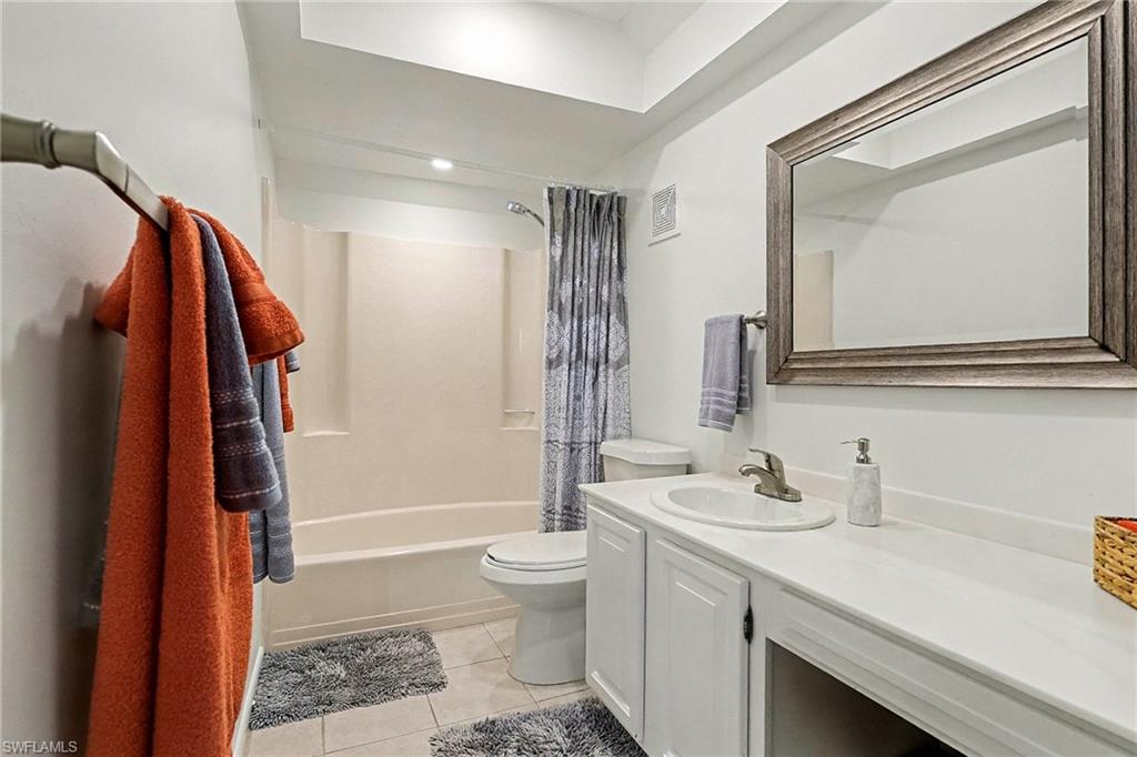 Primary En-suite Bathroom