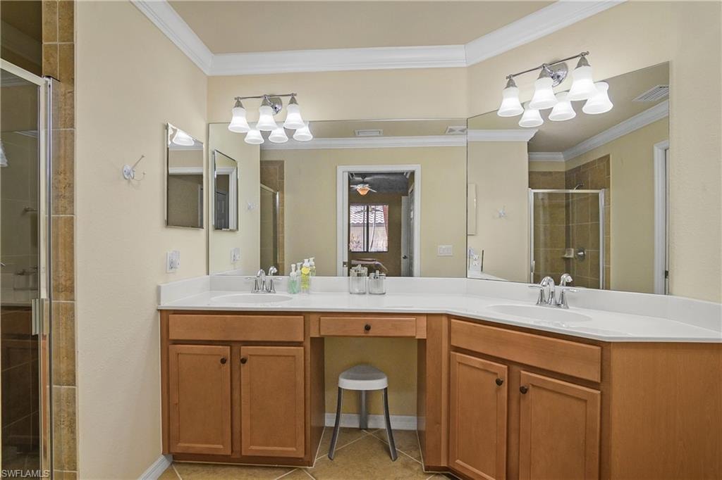 9832 Venezia CIR 1013 photo 24