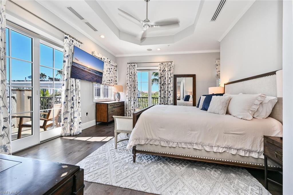 Primary Bedroom/King Sized Bed