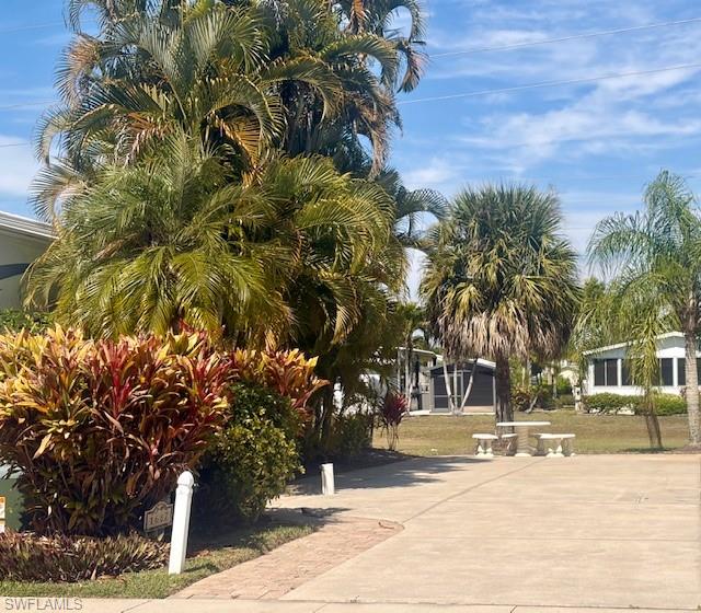 1687 Diamond Lake CIR