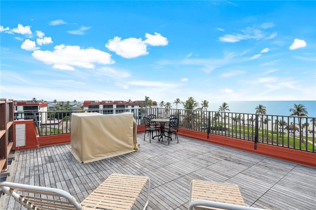 View of patio / terrace with area for grilling