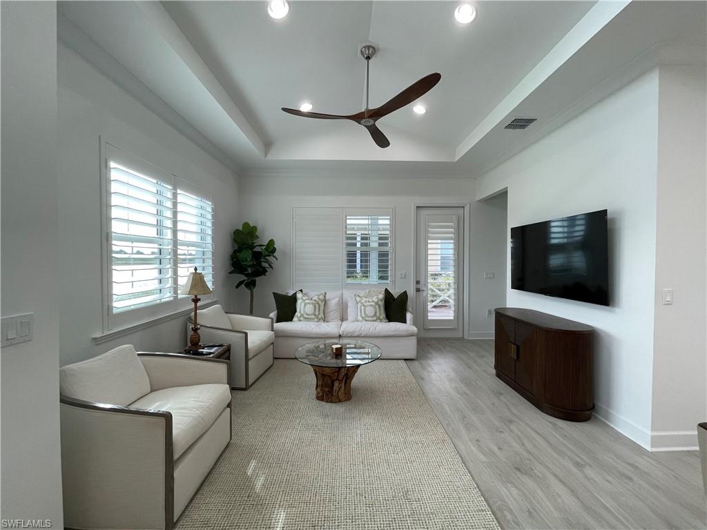6984 Saona CT photo 8