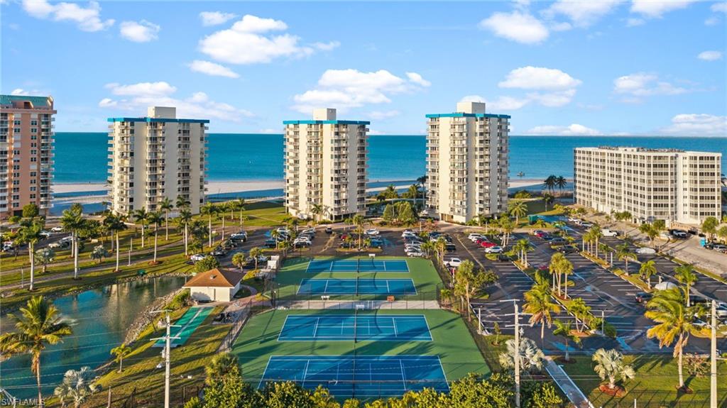 Unit in middle building on Gulf
