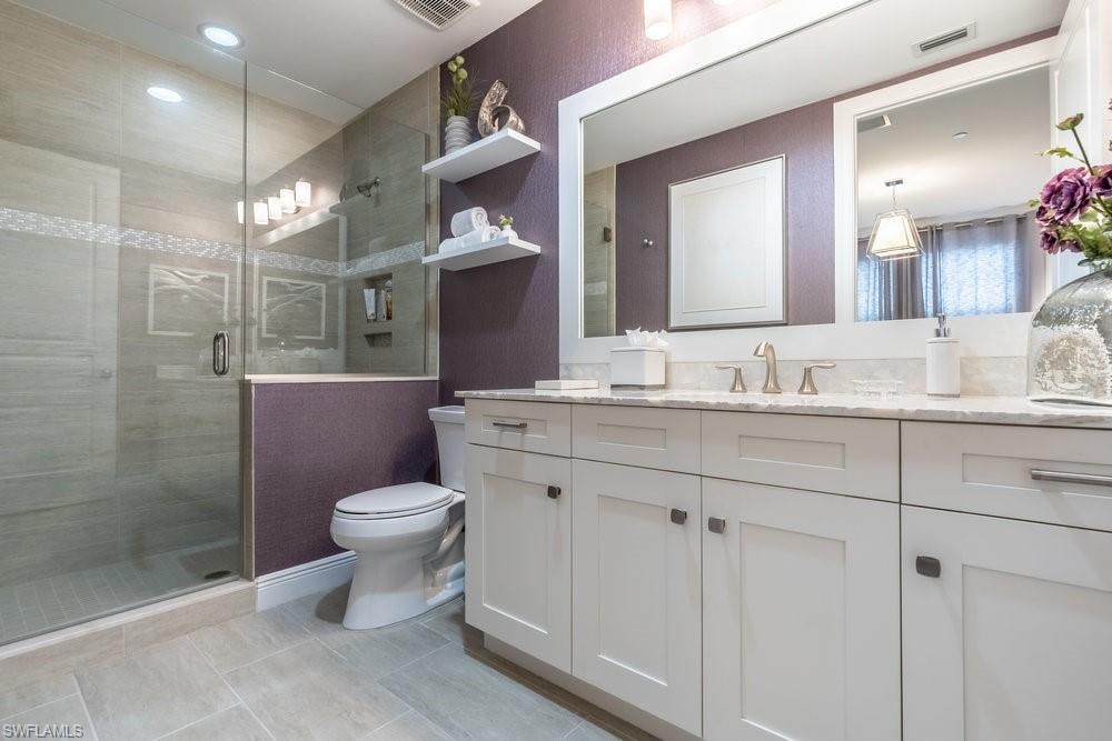 2nd guest full ensuite bath with shower