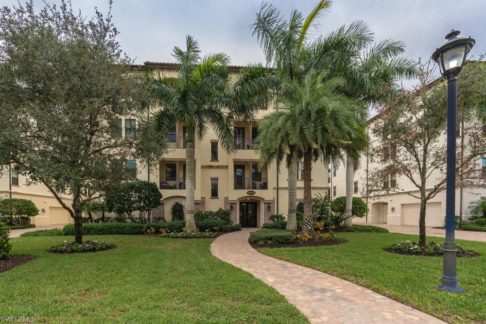 View of apartment building / complex