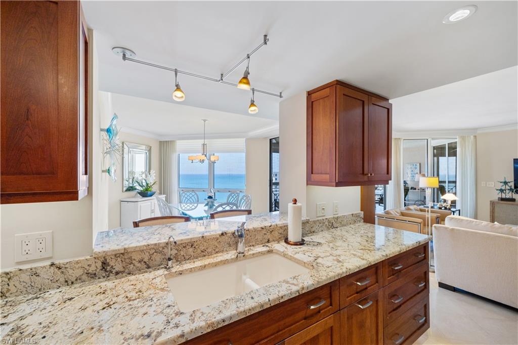 4021 Gulf Shore BLVD N 1804 photo 9
