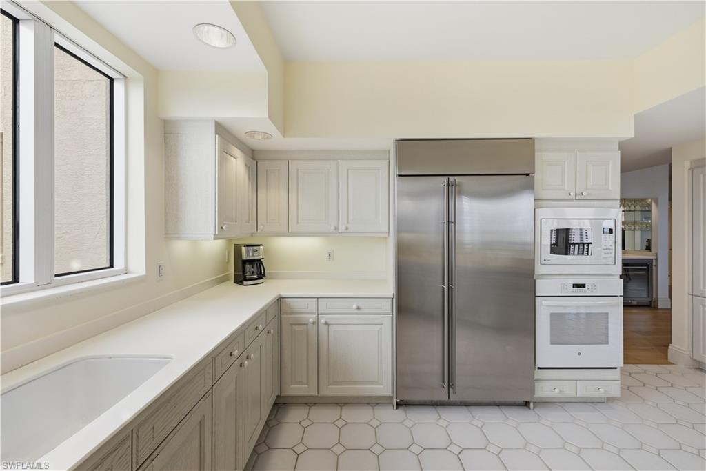 8990 Bay Colony DR 1203 photo 12