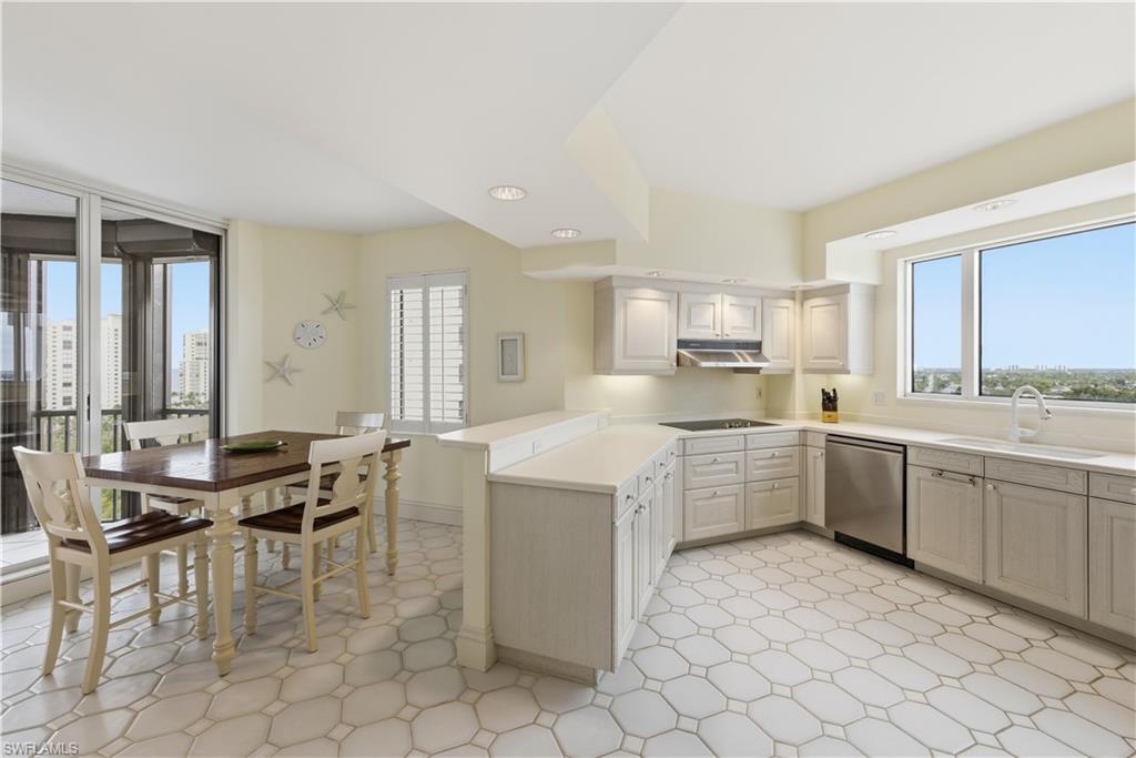 8990 Bay Colony DR 1203 photo 10