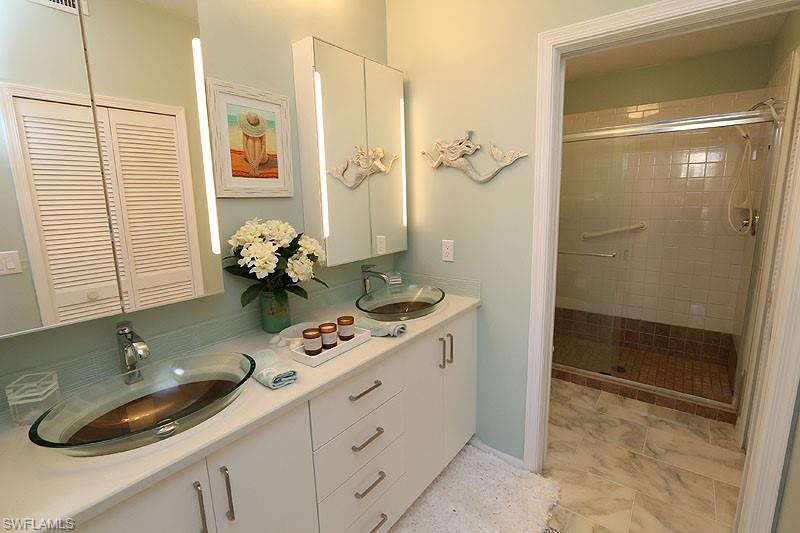7058 Barrington CIR 102 photo 9
