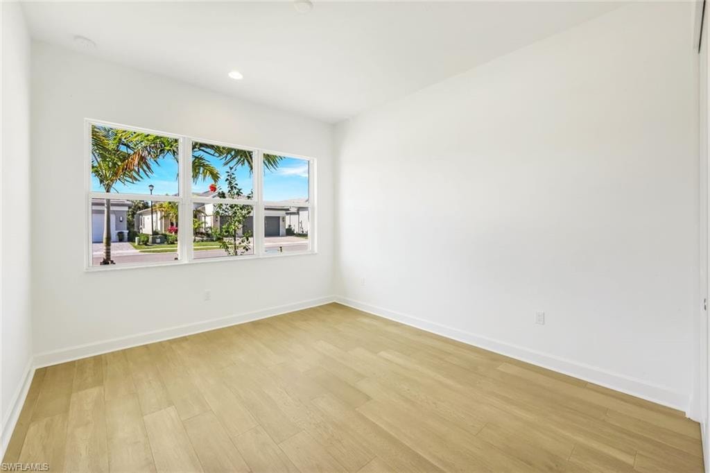 12243 Lotus AVE photo 19