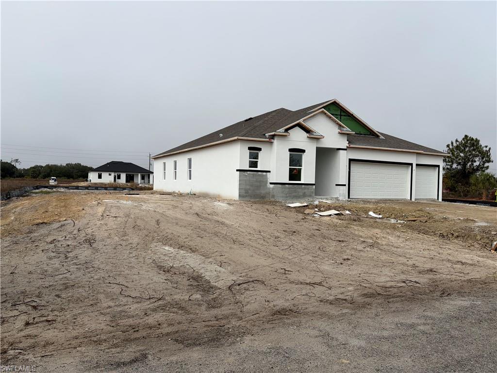 Lots of new construction homes going up in the area!