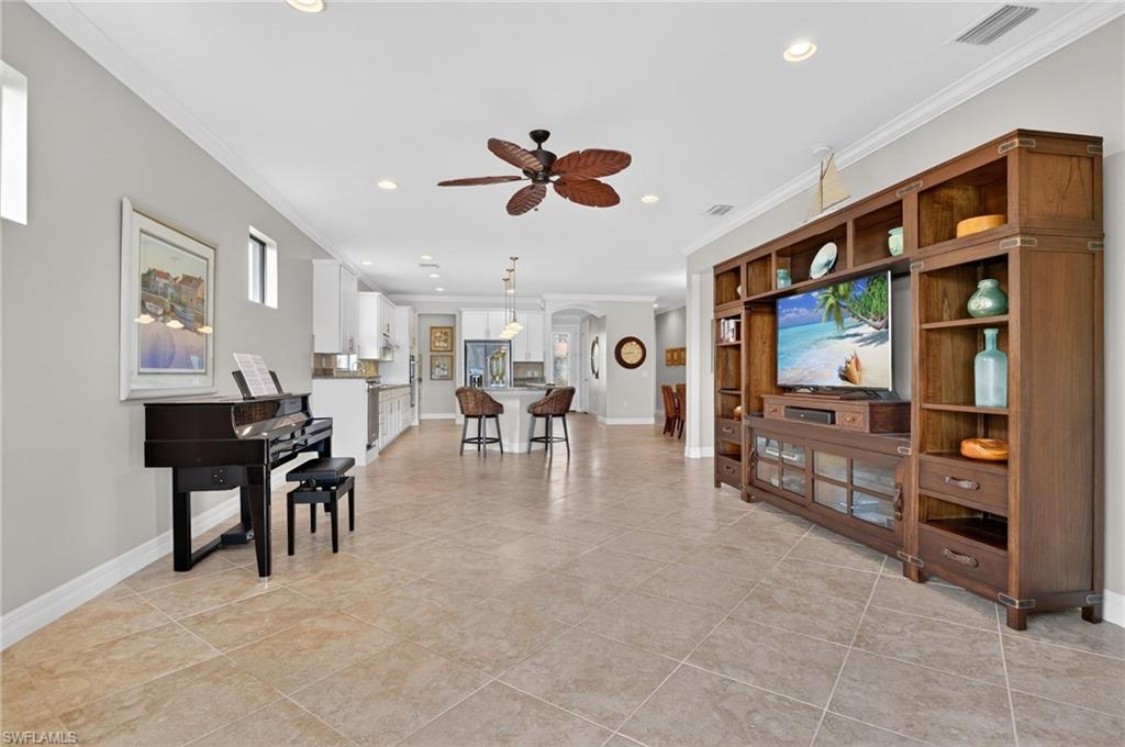 6230 Victory DR photo 22