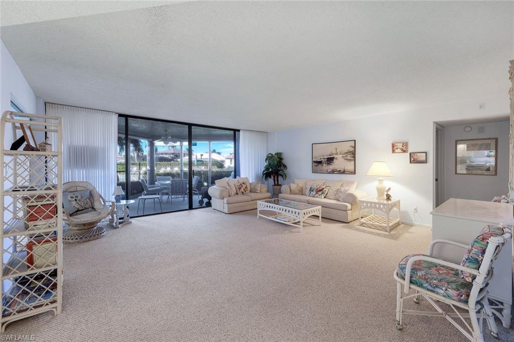 845 Collier CT 106