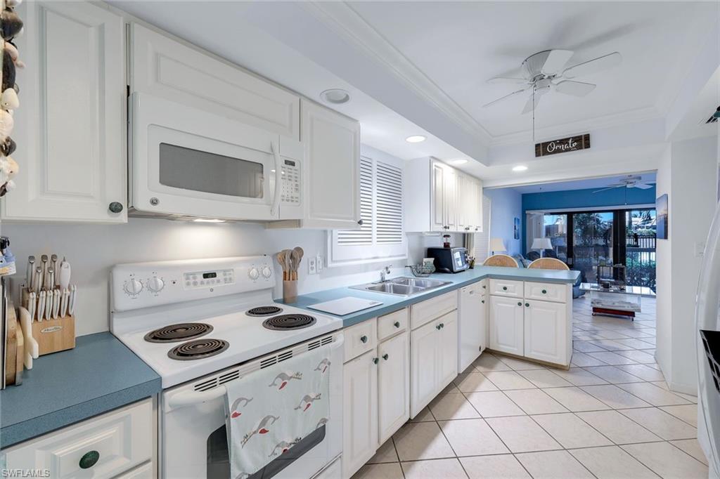 845 Collier CT 106 photo 8