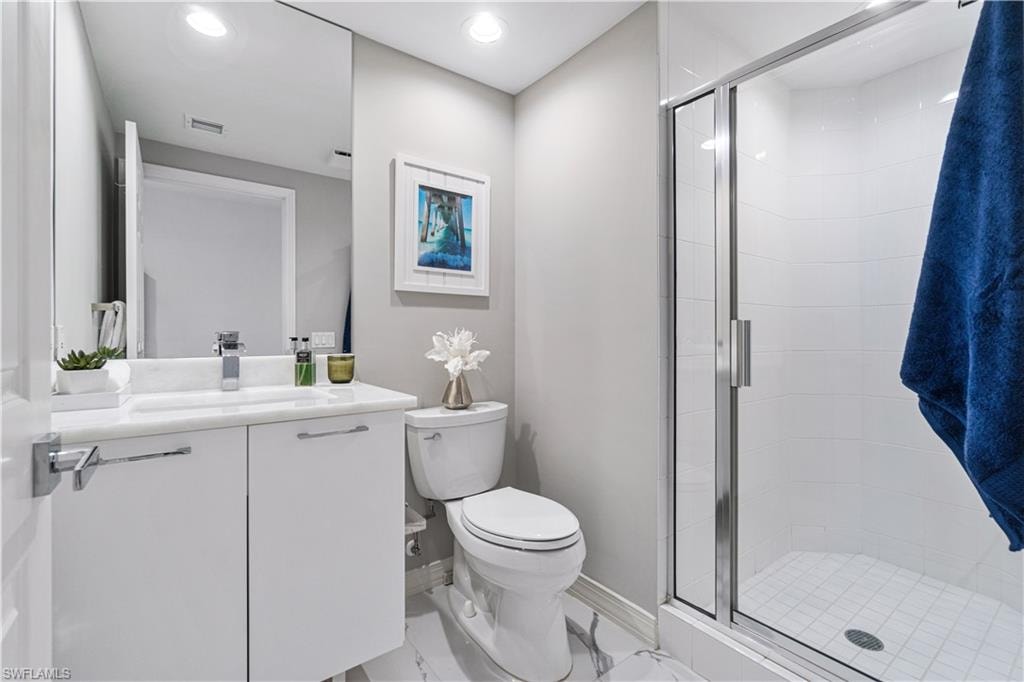 435 Dockside DR B702 photo 26