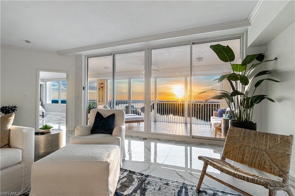 435 Dockside DR B702