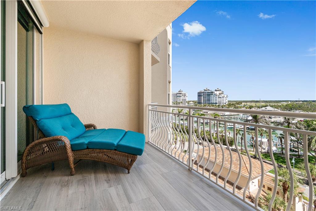 435 Dockside DR B702 photo 32