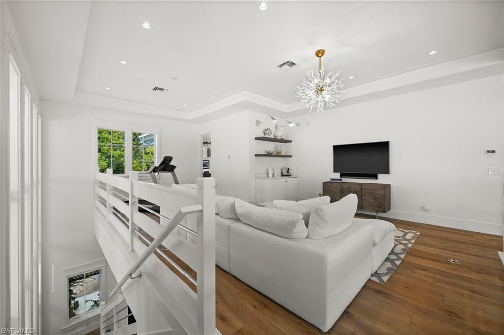 770 Park ST photo 27