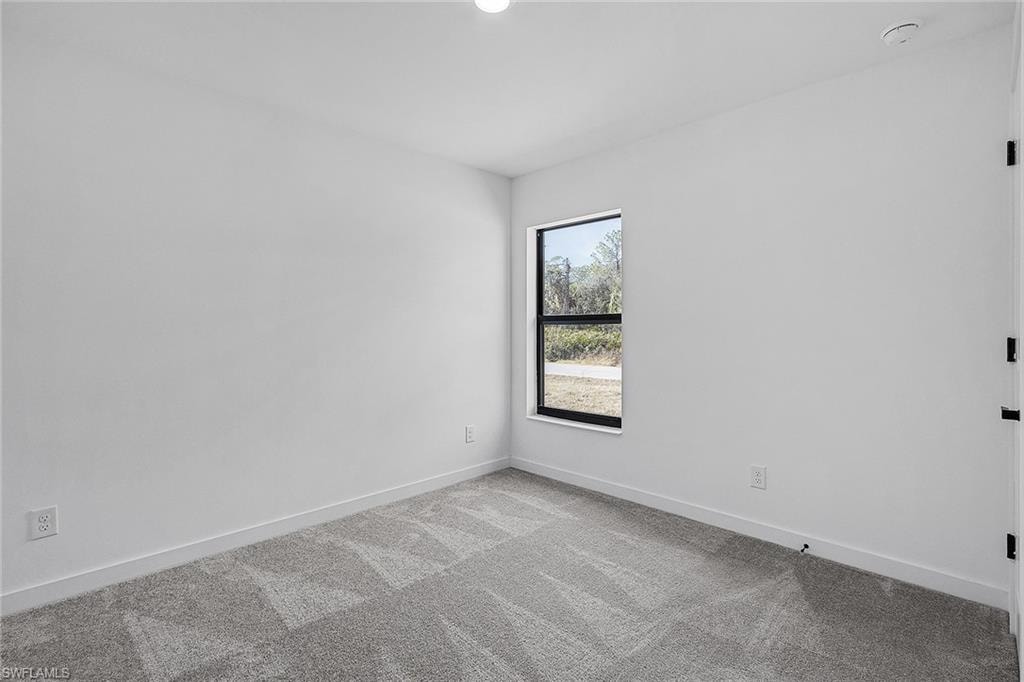 424 Parkdale BLVD photo 17