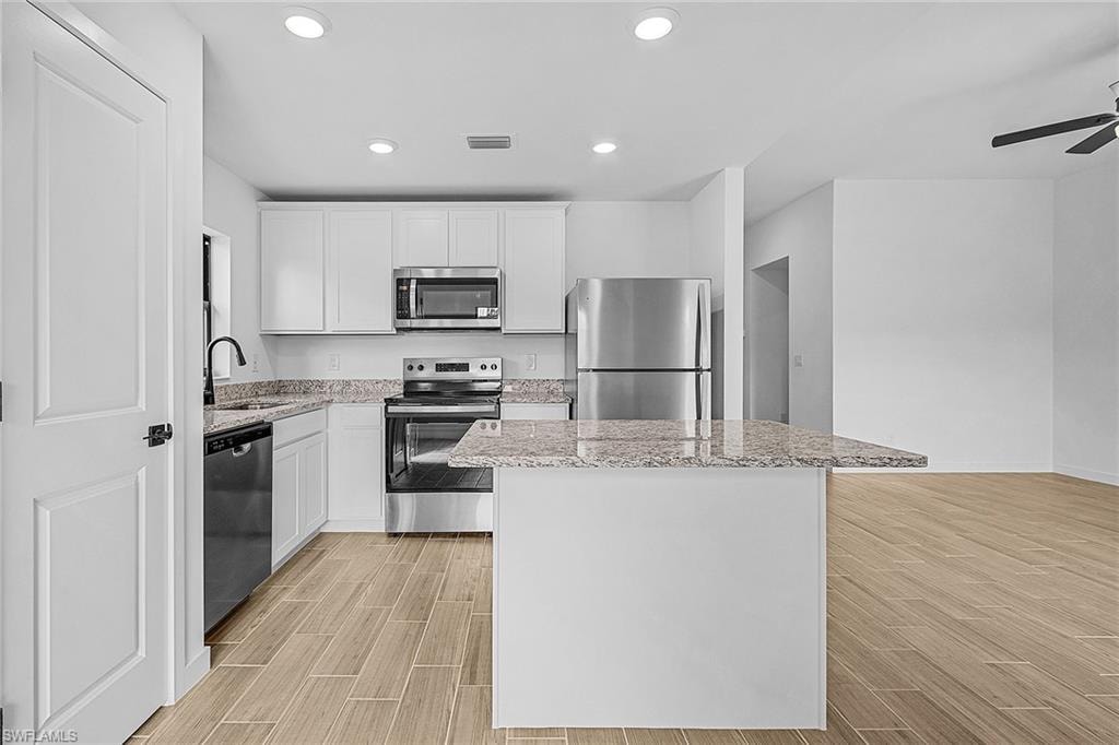 424 Parkdale BLVD photo 8