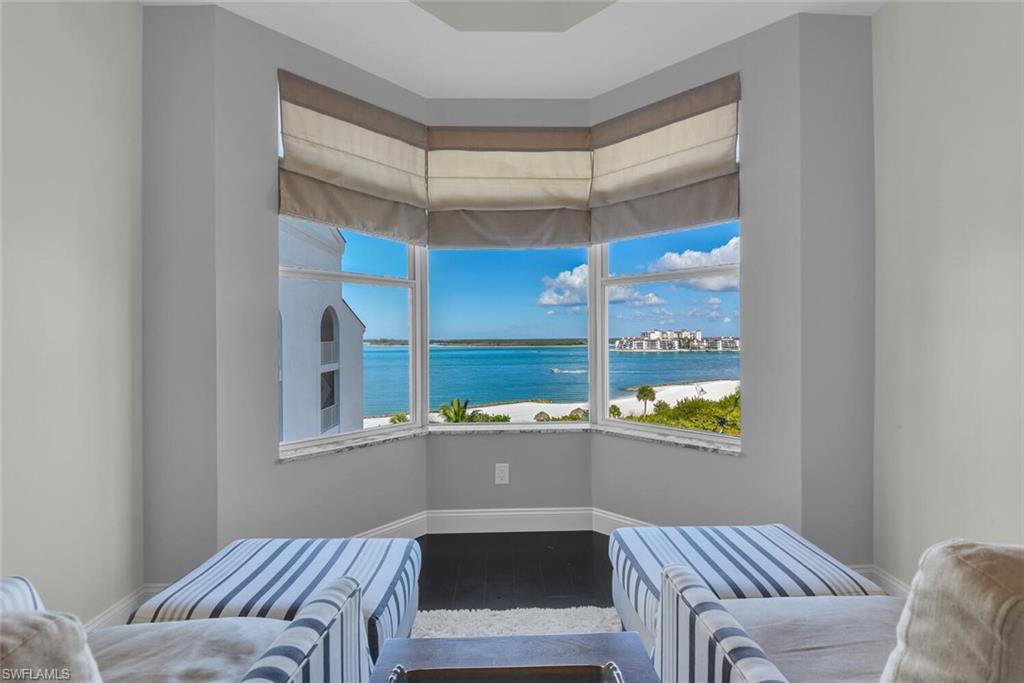2000 Royal Marco WAY 2-607