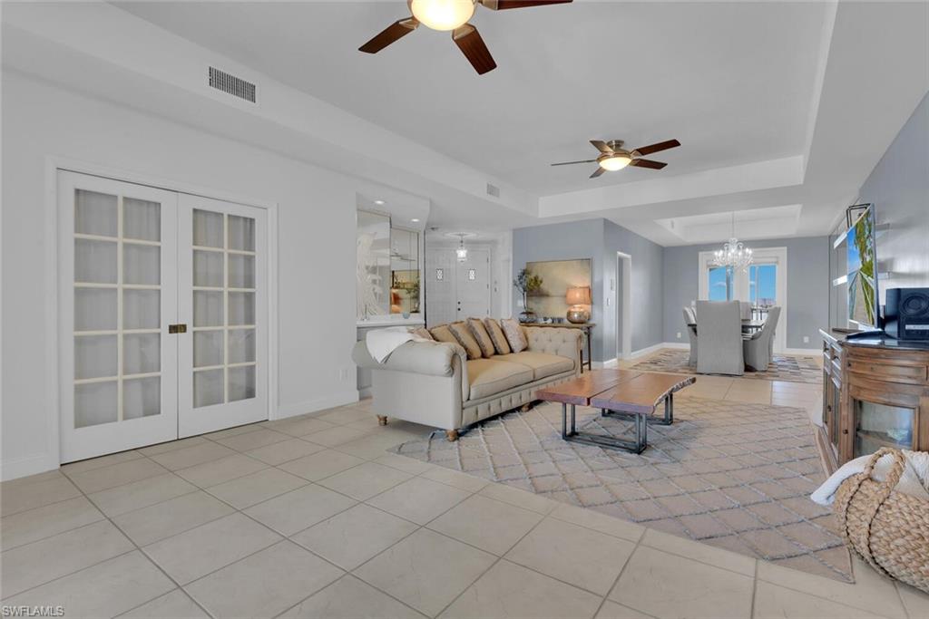2000 Royal Marco WAY 2-607