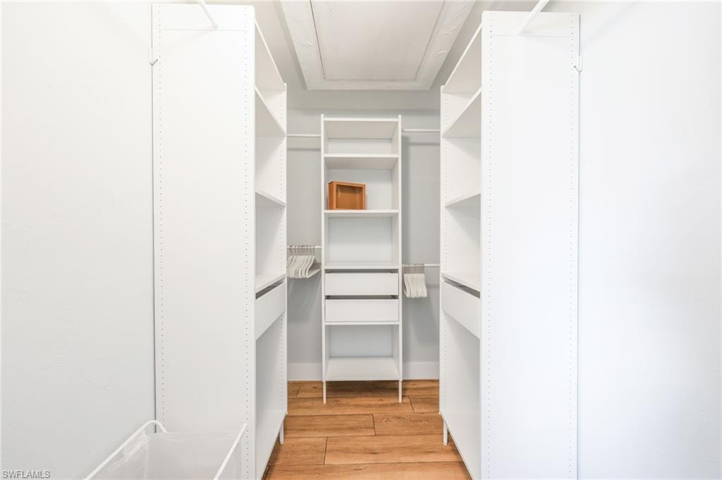 Walk In Custom Closet