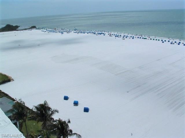 Expansive Beach