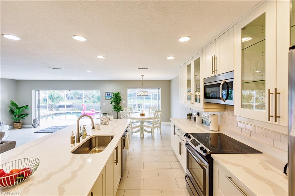 1424 Windsor CT photo 9