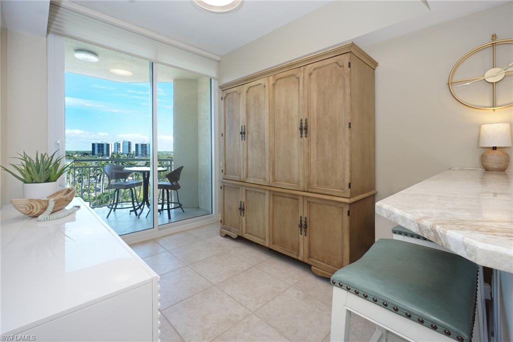 435 Dockside DR B803 photo 16