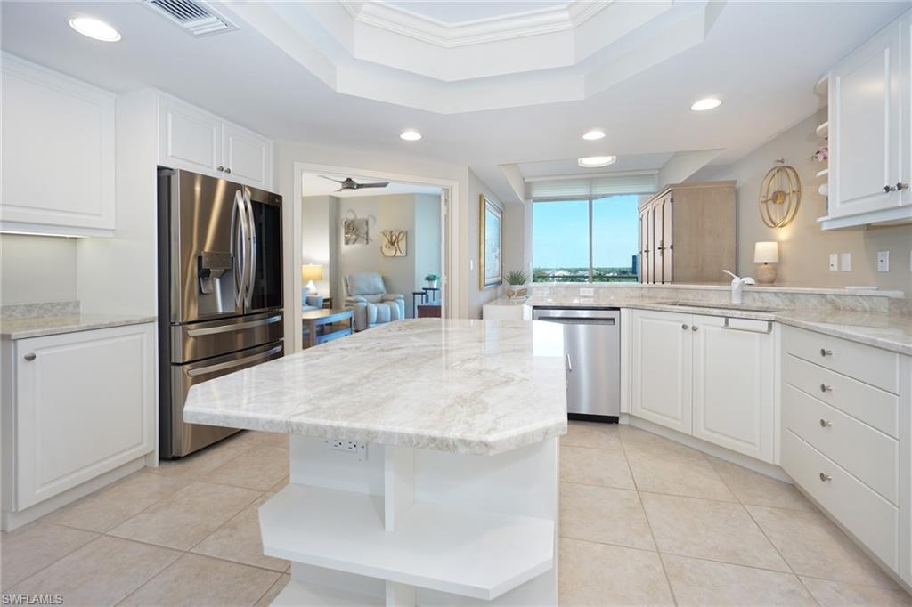 435 Dockside DR B803 photo 15