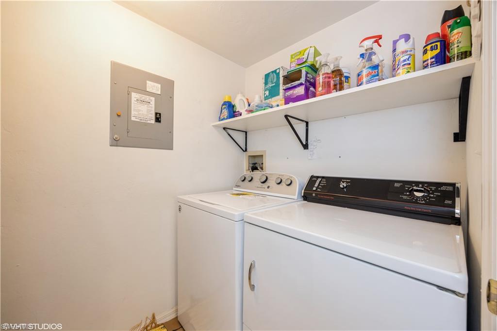 Washer &  Dryer in Residence
