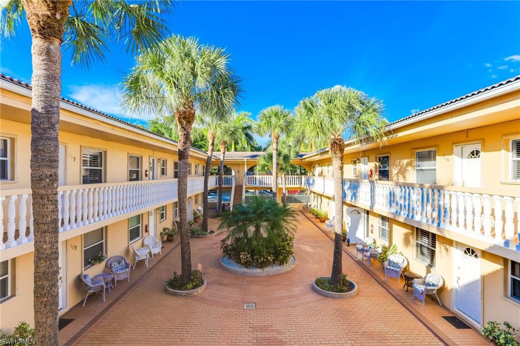 Surrounding community with a balcony