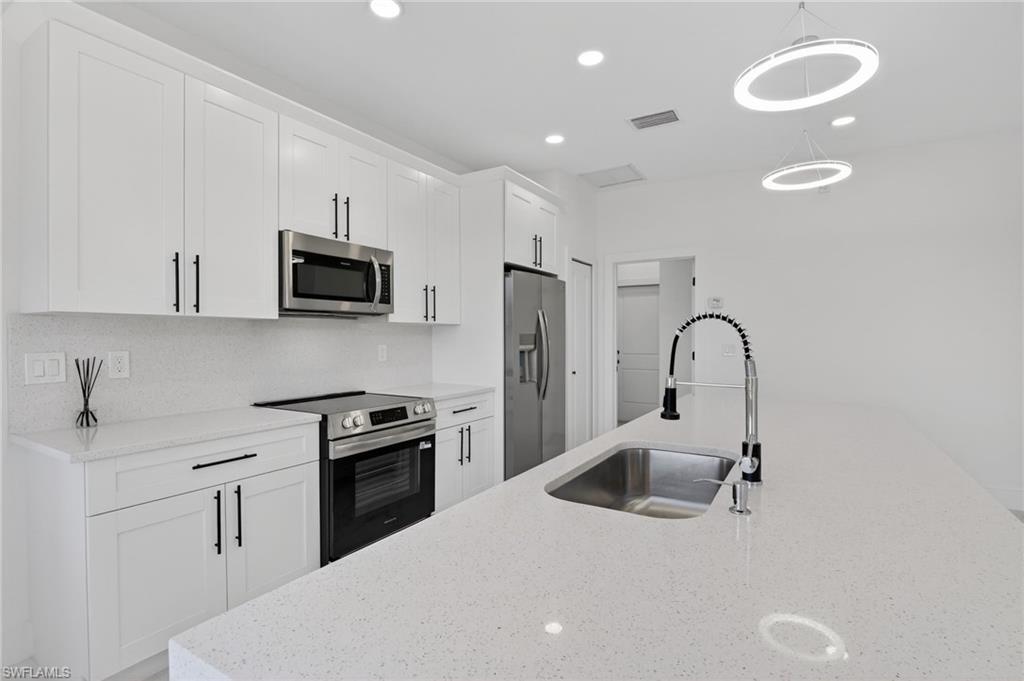 312 Rand AVE photo 10