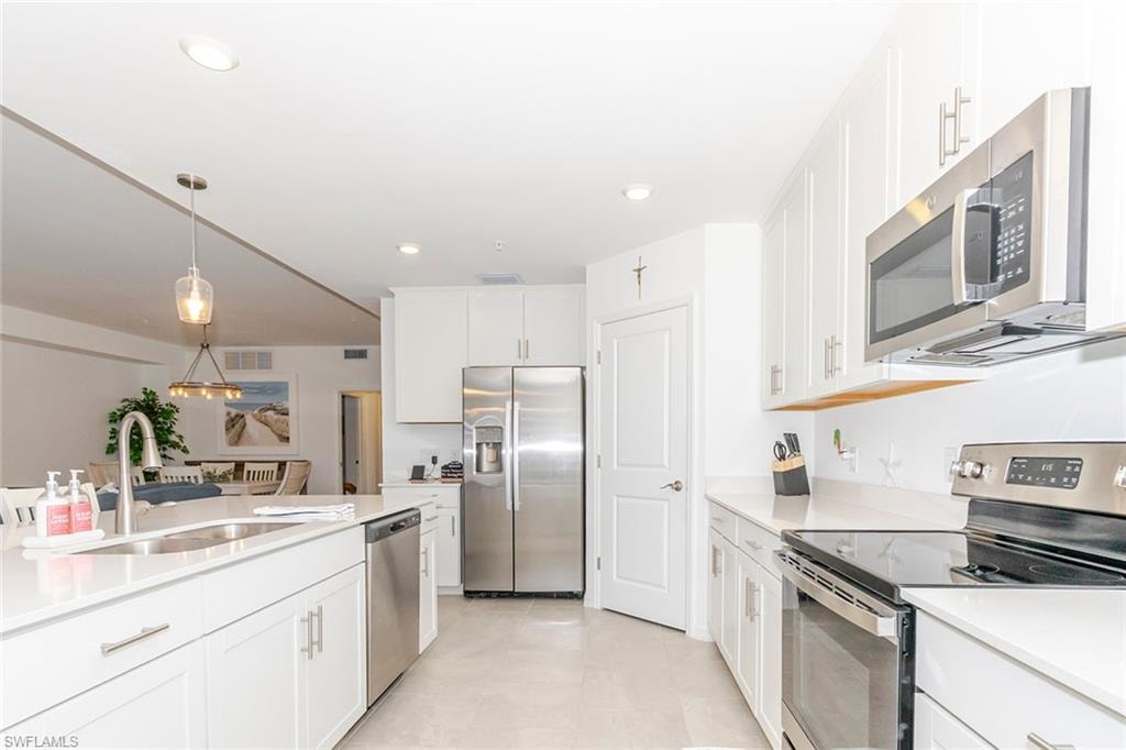 5710 Melbourne CT 6511 photo 7