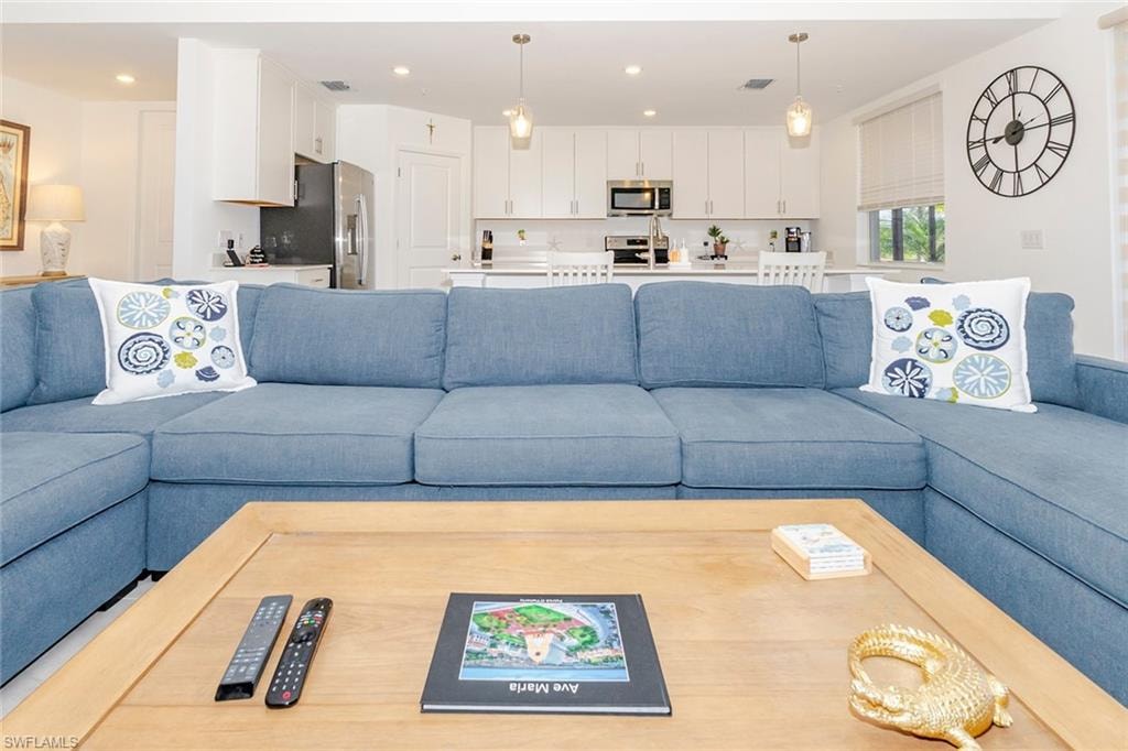5710 Melbourne CT 6511