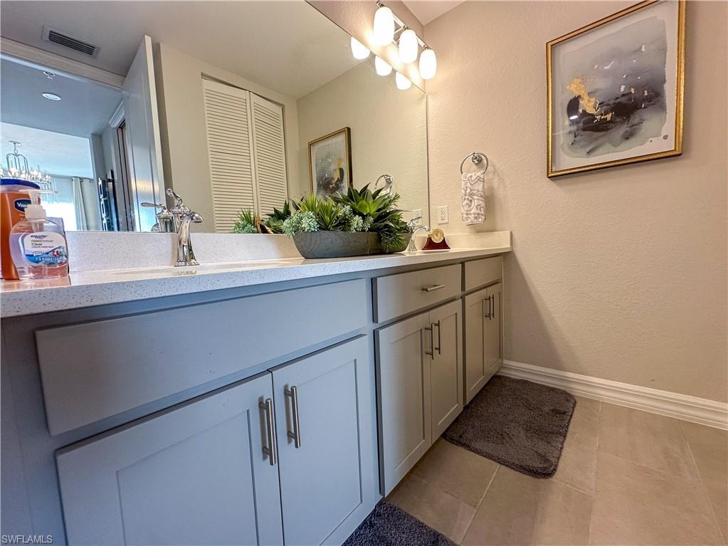 163 Indies DR E 206 photo 27