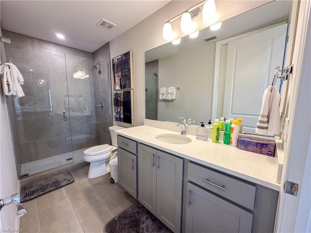 163 Indies DR E 206 photo 28