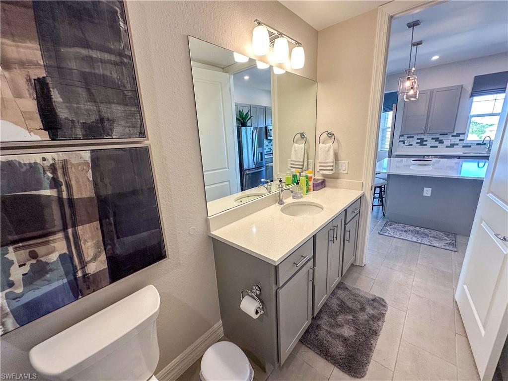 163 Indies DR E 206 photo 29