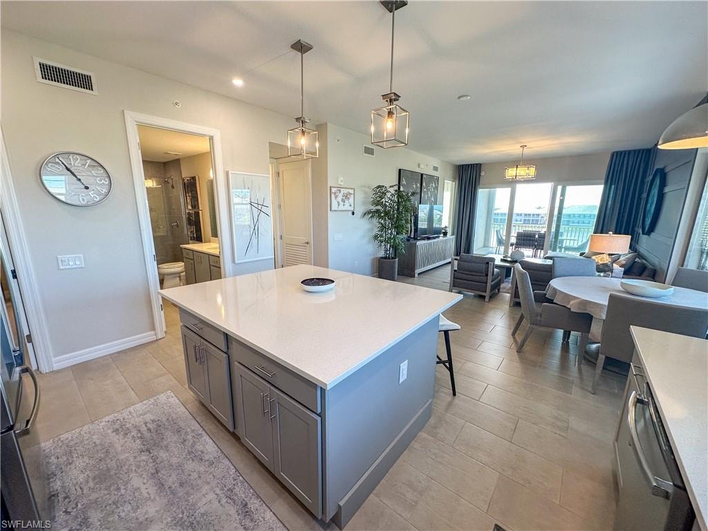 163 Indies DR E 206