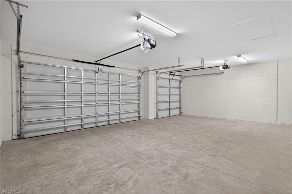 906 SW 12th TER photo 35